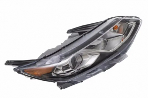 Фара передня права Chevrolet Volt 16-