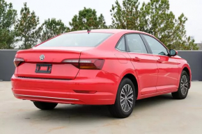 Молдинг заднего бампера центральный VW Jetta 19-21 хром