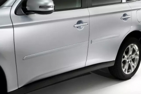 Молдинг двері нижній передньої правої Mitsubishi Outlander 14-17