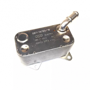 Олійний охолоджувач двигуна VW Jetta 06-08 2.0