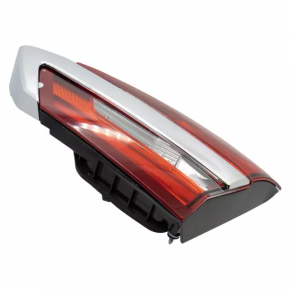 Фонарь внутренний крышка багажника правый Ford Fusion mk5 19-20 галоген+LED с хромом level 3
