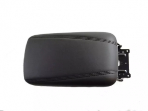 Подлокотник центральной консоли Chrysler 200 15-17 кожа черн, царапины