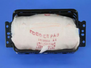 Подушка безопасности airbag пассажирская в торпеде Chrysler 300 11-14