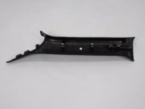 Накладка передней стойки правая Chrysler 300 11-14 дорест черн