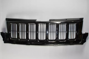 Решетка радиатора grill Jeep Grand Cherokee WK2 11-13 хром в сборе