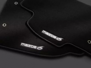 Коврик салона ткань передний правый Mazda 6 14-21 черный, потерта надпись