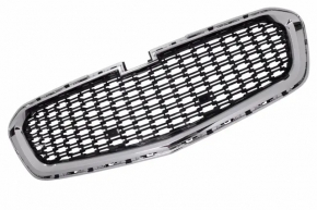 Решітка радіатора grill центральна Chevrolet Malibu 14-15 рест