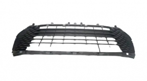 Нижняя решетка переднего бампера Toyota Camry 25-26 LE, XLE