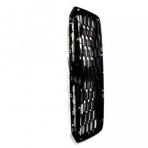 Решетка радиатора grill Subaru Impreza 17-19 GK без молдинга и эмблемы