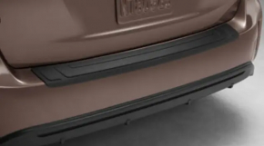 Накладка заднього бампера Toyota Prius V 12-17 мат