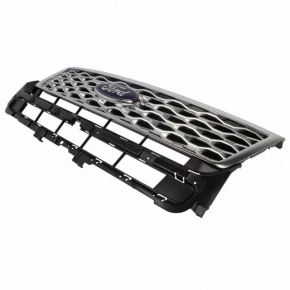 Решетка радиатора grill Ford Explorer 16-17 рест, с эмблемой, царапина