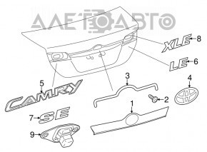 Молдинг кришки багажника Toyota Camry v50 12-14 usa XLE хром під камеру, з емблемою hybrid, подряпини