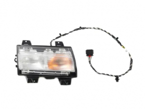 Поворотник передний правый Jeep Wrangler 18-25 Sport
