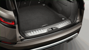 Накладка проема багажника Land Rover Range Rover Velar 18-20 черная с хромом и подсветкой под докатку
