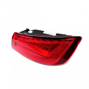Фонарь внешний крыло правый Audi A3 8V 15-16 4d LED