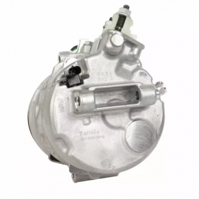 Компрессор кондиционера Ford Escape MK3 17-19 2.0 повреждение водой