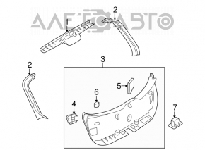 Обшивка двери багажника нижняя Mazda3 03-09 HB
