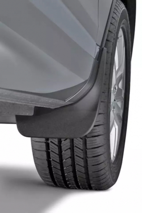 Брызговик передний левый VW Touareg 11-17