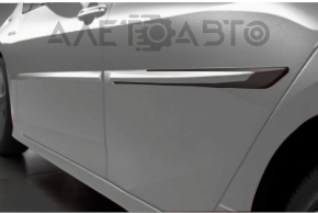 Молдинг двері нижній декоративний задній правий Toyota Prius 50 16-