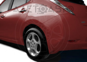 Брызговик передний правый Nissan Leaf 11-17 трещины, царапины