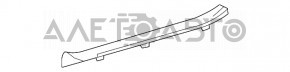Накладка порога передня права внутрішня Toyota Prius V 12-17 бежева, тріщина у кріпленні, потерта